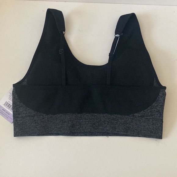 Chloe Ting Women's Seamless Sports Bra with Wide Bottom Band Size Medium - Picture 4 of 5